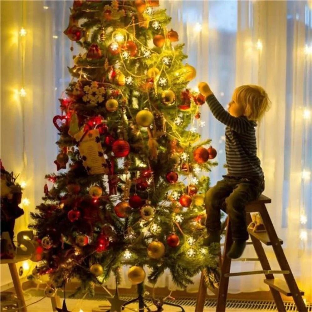 20 Ft 40 LED Snowflake String Lights, Battery‎ Operated, Warm White Xmas Decor
